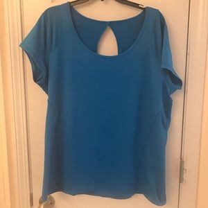 Jessica Simpson work out top!